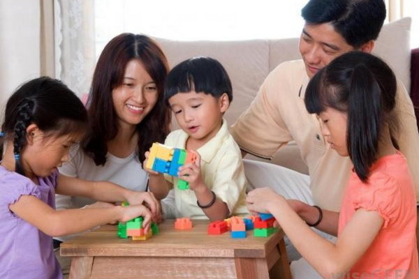 Bộ đồ chơi giúp gắn kết tình cảm gia đình giữa bố mẹ và con cái