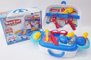 Bộ đồ chơi bác sĩ 008-918A BBT bao gồm ống nghe, kim tiêm, kéo,…
