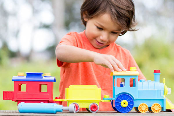 Tại sao mẹ nên mua đồ chơi lắp ghép tàu hỏa Stem Toy cho trẻ