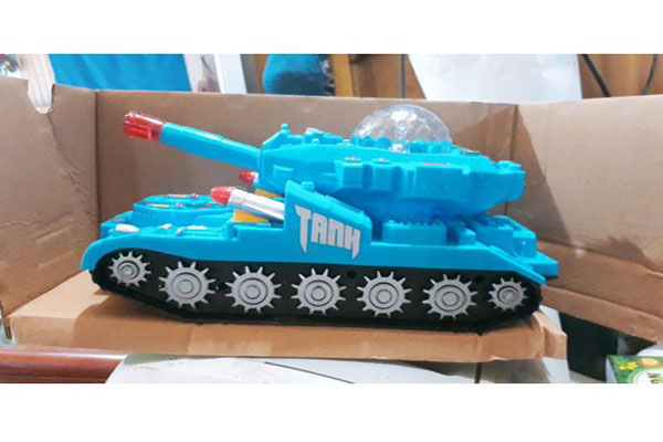 Tại sao các mẹ nên mua xe tăng đồ chơi Dongxing 2840 cho bé